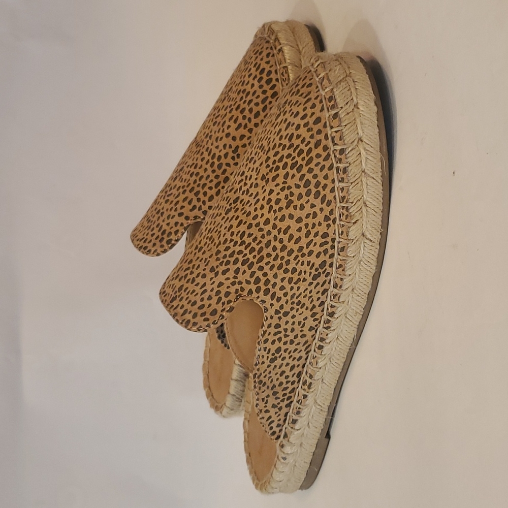 Universal Thread Leopard Espadrille Mules